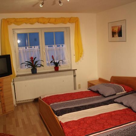 Ferienwohnung Mit 4 Schlafzimmer Fuer 2 Bis 9 Gaeste----Apartment With 4 Bedrooms For 2 To 9 Guests Nuremberg Extérieur photo