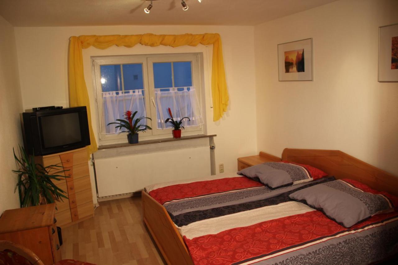Ferienwohnung Mit 4 Schlafzimmer Fuer 2 Bis 9 Gaeste----Apartment With 4 Bedrooms For 2 To 9 Guests Nuremberg Extérieur photo